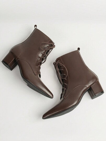 Bota Feminina July Premium - Cadarço Frontal - Ziper Lateral Marrom