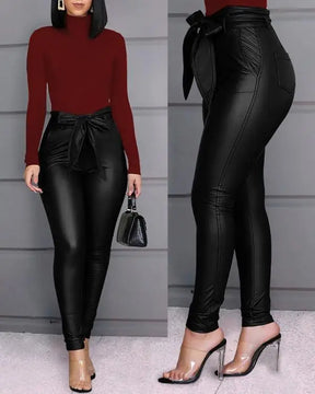 Calça de Couro Sintético Feminino
